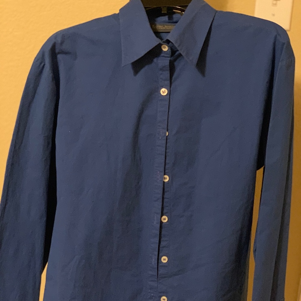 Ladies button down shirt 👕 - Picture 4 of 7